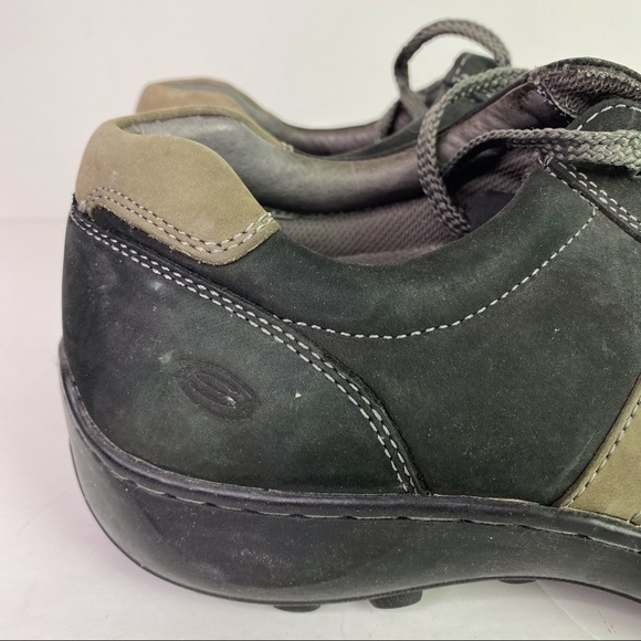 SKETCHERS Men’s Leather Stripe Sneakers | 12 - Picture 3 of 9